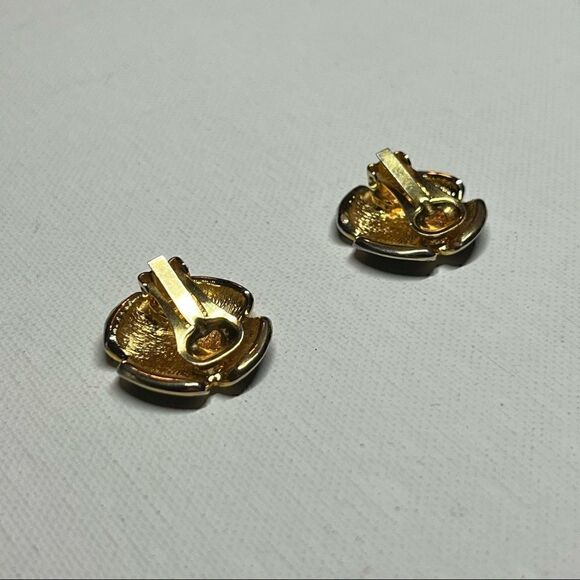 Earrings – Vintage 1980s Black Enamel & Gold-Tone Poppy Clip-Ons - Picture 4 of 7